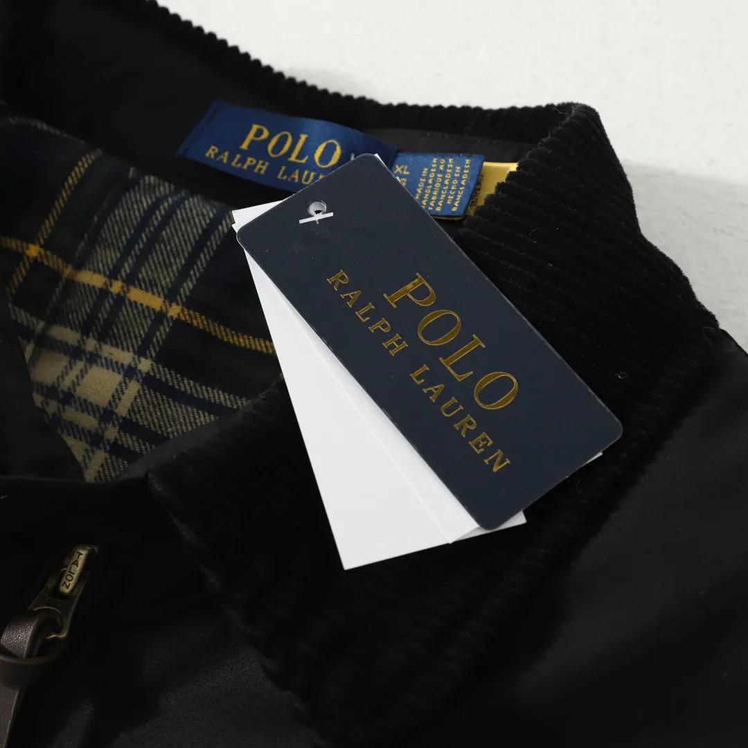 P370 #R52 Ralph Lauren vintage vintage corduroy lapel thickened cotton jacket. Same style for men and women. I bought this style at a second-hand store in Shanghai for a long time. This style is a thin cotton jacket. The difference is from the pictures on the market. The fabric is high-density sand-washed pure cotton fabric. Custom-woven corduroy fabric. It feels delicate and smooth. Thick. Lined plaid lining. Mold-opening hardware accessories. Customized pocket labels. All original versions are consistent and exquisite in workmanship. The accessories are complete and the quality is as good as ever. It is only reflected in the details. Color: Khaki Black Size: M L